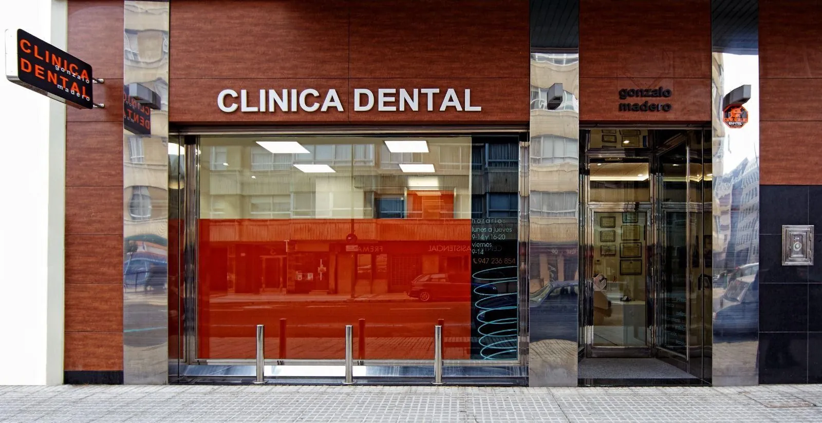 Fachada de la Clínica Dental Gonzalo Madero, en la calle Soria de Burgos